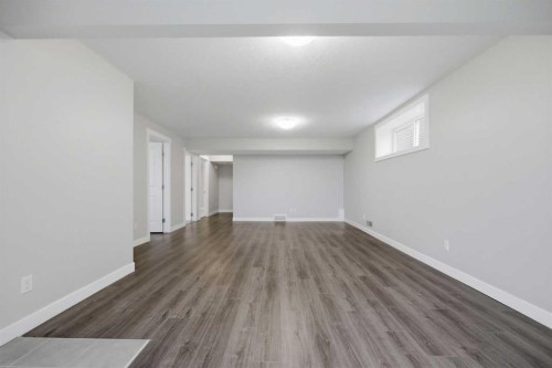 64 Panton Heights Nw, Calgary, AB - Indoor Photo Showing Other Room