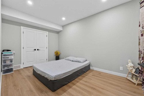 109 Kinniburgh Cove, Chestermere, AB - Indoor Photo Showing Other Room