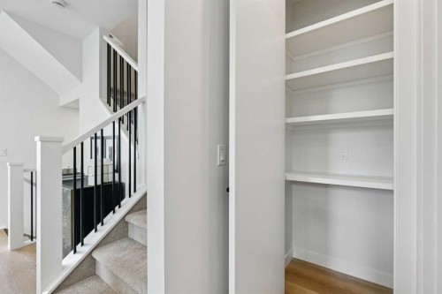 3-440 32 Avenue Nw, Calgary, AB - Indoor Photo Showing Other Room