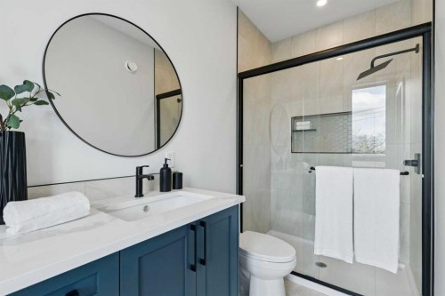 3-440 32 Avenue Nw, Calgary, AB - Indoor Photo Showing Bathroom