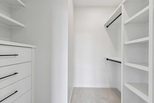 3-440 32 Avenue Nw, Calgary, AB - Indoor With Storage