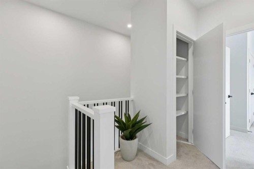 3-440 32 Avenue Nw, Calgary, AB - Indoor Photo Showing Other Room