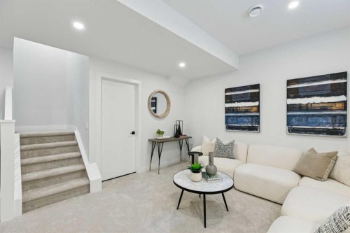 3-440 32 Avenue Nw, Calgary, AB - Indoor Photo Showing Living Room