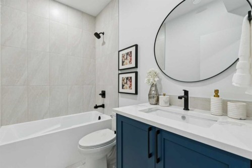 3-440 32 Avenue Nw, Calgary, AB - Indoor Photo Showing Bathroom