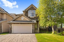 48 Strathlea Close SW Calgary, AB T3H 5C6