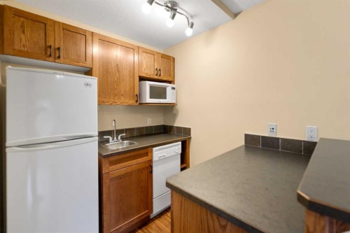 48 Strathlea Close Sw, Calgary, AB 