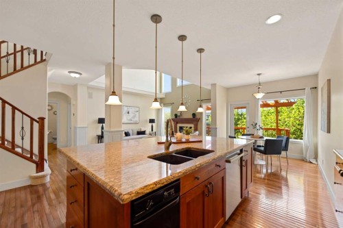 48 Strathlea Close Sw, Calgary, AB 