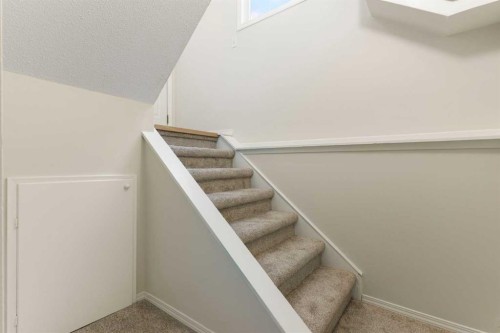 14-8544 48 Avenue Nw, Calgary, AB - Indoor Photo Showing Other Room
