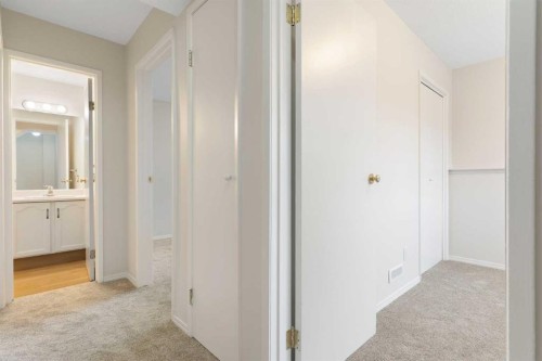 14-8544 48 Avenue Nw, Calgary, AB - Indoor Photo Showing Other Room