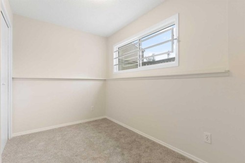 14-8544 48 Avenue Nw, Calgary, AB - Indoor Photo Showing Other Room