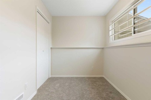 14-8544 48 Avenue Nw, Calgary, AB - Indoor Photo Showing Other Room