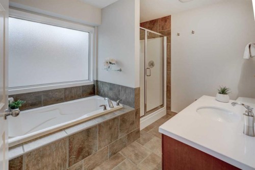 174 Mt Robson Close Se, Calgary, AB 
