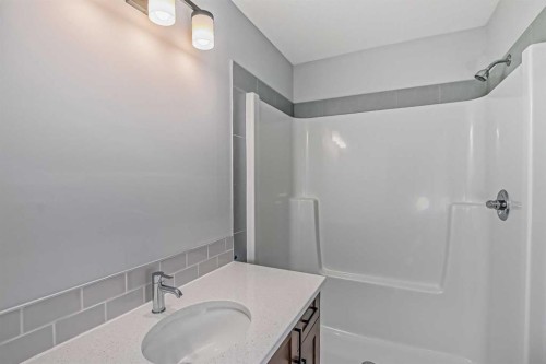 2081 Cobblespring Avenue Sw, Airdrie, AB - Indoor Photo Showing Bathroom
