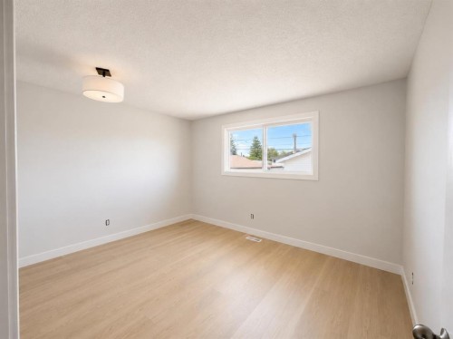 215 Penbrooke Way Se, Calgary, AB 