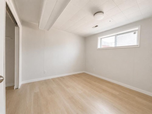 215 Penbrooke Way Se, Calgary, AB 