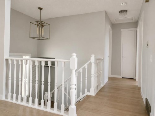 215 Penbrooke Way Se, Calgary, AB 