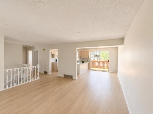 215 Penbrooke Way Se, Calgary, AB 