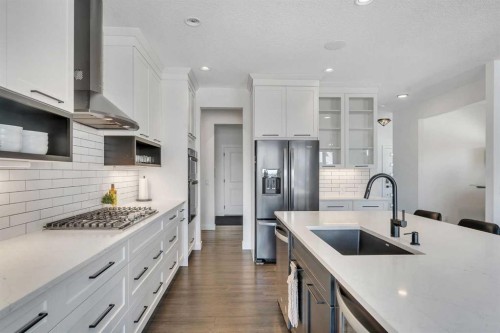 325 Crestmont Drive Sw, Calgary, AB 