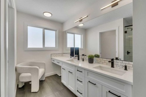 325 Crestmont Drive Sw, Calgary, AB 
