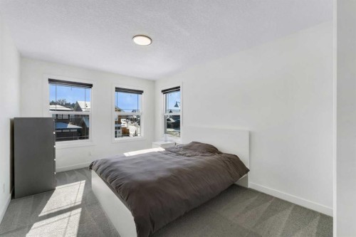 325 Crestmont Drive Sw, Calgary, AB 
