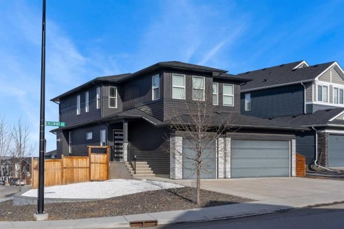 325 Crestmont Drive Sw, Calgary, AB 