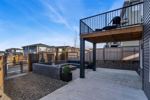 325 Crestmont Drive Sw, Calgary, AB 
