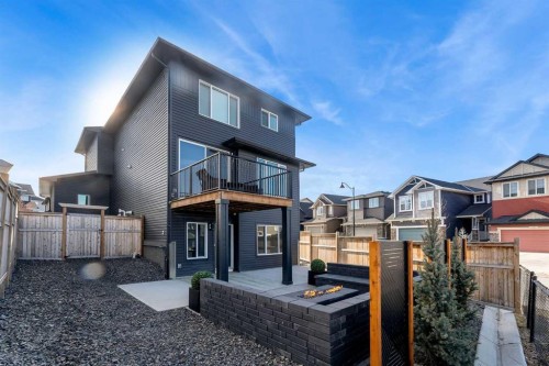 325 Crestmont Drive Sw, Calgary, AB 