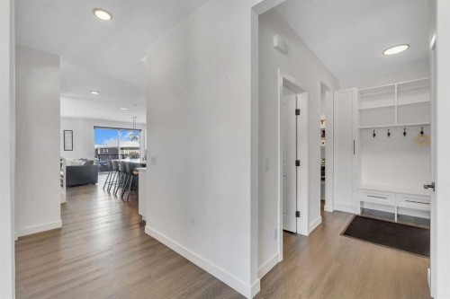 325 Crestmont Drive Sw, Calgary, AB 