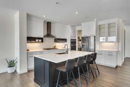 325 Crestmont Drive Sw, Calgary, AB 
