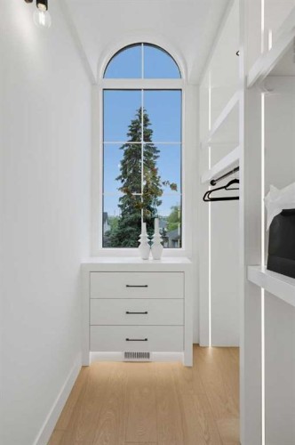 806 23 Avenue Se, Calgary, AB 