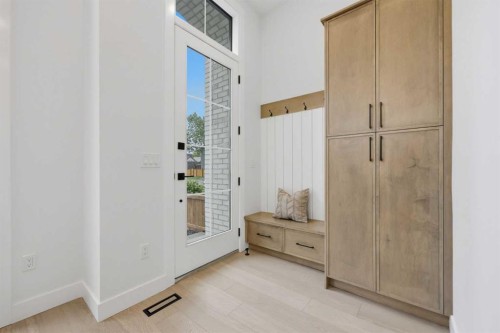 806 23 Avenue Se, Calgary, AB 
