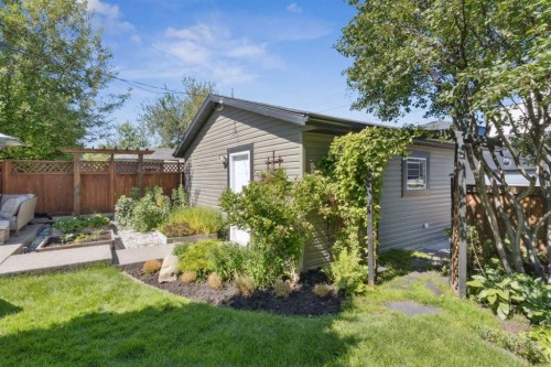 2404 29 Avenue Sw, Calgary, AB 