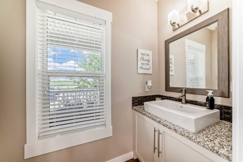 320 Rainbow Falls Green, Chestermere, AB 