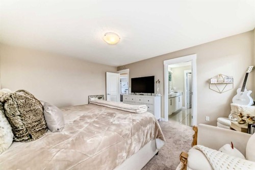 320 Rainbow Falls Green, Chestermere, AB 