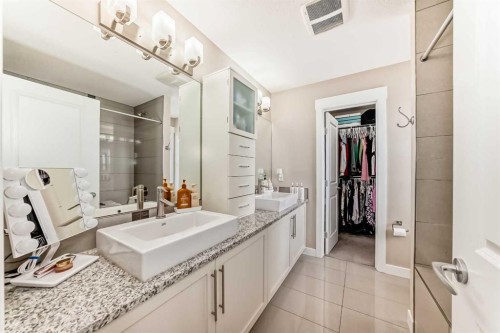 320 Rainbow Falls Green, Chestermere, AB 