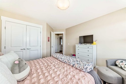320 Rainbow Falls Green, Chestermere, AB 
