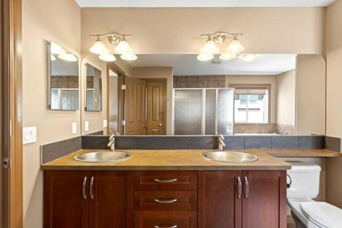 23 Aspen Stone Crescent Sw, Calgary, AB - Indoor Photo Showing Bathroom