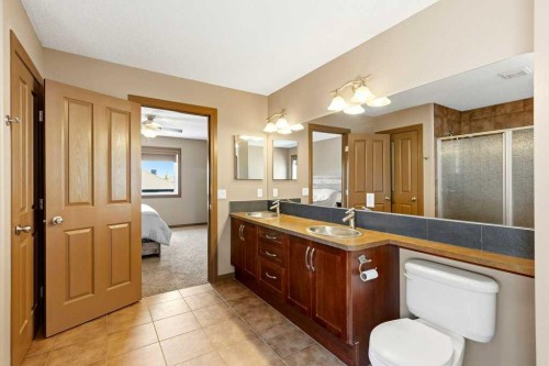 23 Aspen Stone Crescent Sw, Calgary, AB - Indoor Photo Showing Bathroom