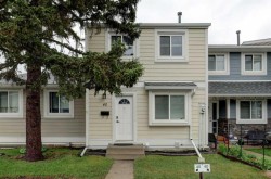 40 Georgian Villas NE Calgary, AB T2A 7C4