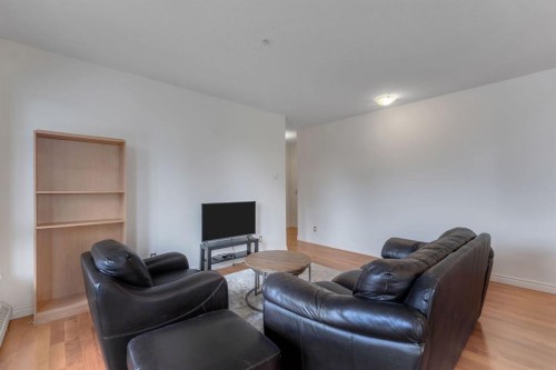 233-3111 34 Avenue Nw, Calgary, AB - Indoor