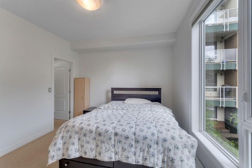 233-3111 34 Avenue Nw, Calgary, AB - Indoor Photo Showing Bedroom