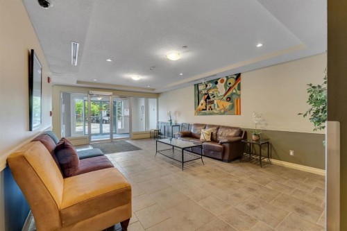 233-3111 34 Avenue Nw, Calgary, AB - Indoor
