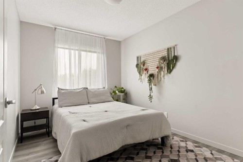 74 Autumn Crescent Se, Calgary, AB 