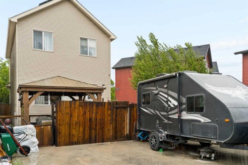 74 Autumn Crescent Se, Calgary, AB 
