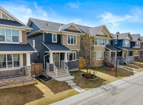1717 Baywater Road SW Airdrie, AB T4B 3V3