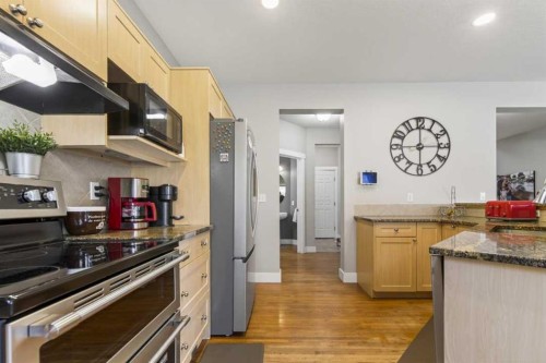 122 Discovery Ridge Way Sw, Calgary, AB - Indoor Photo Showing Kitchen
