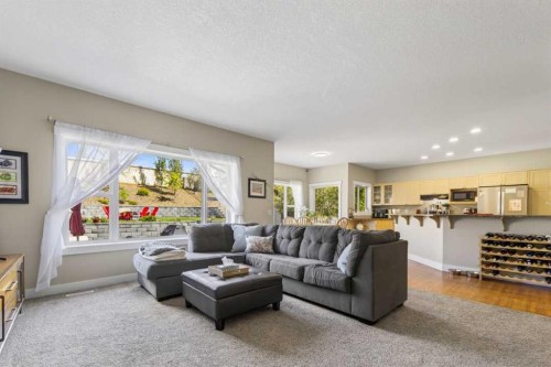 122 Discovery Ridge Way Sw, Calgary, AB - Indoor Photo Showing Living Room