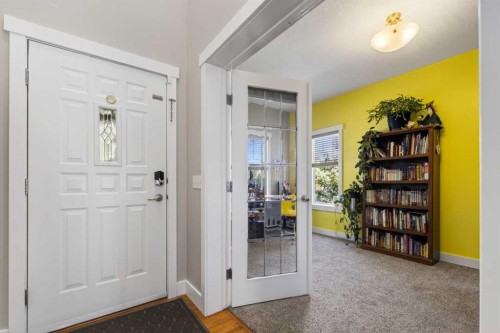 122 Discovery Ridge Way Sw, Calgary, AB - Indoor Photo Showing Other Room