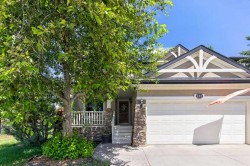 122 Discovery Ridge Way SW Calgary, AB T3H 5G4