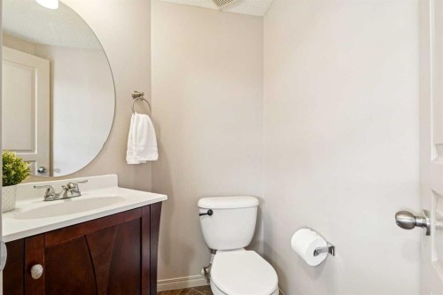 1807 New Brighton Drive Se, Calgary, AB - Indoor Photo Showing Bathroom